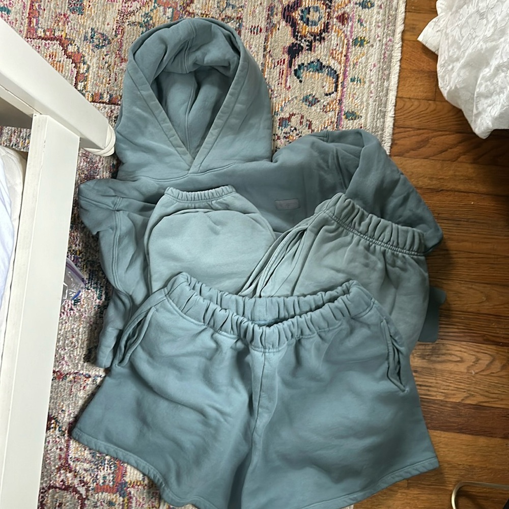 SET Active sweatshirt and sweatpants and short matching size XL all